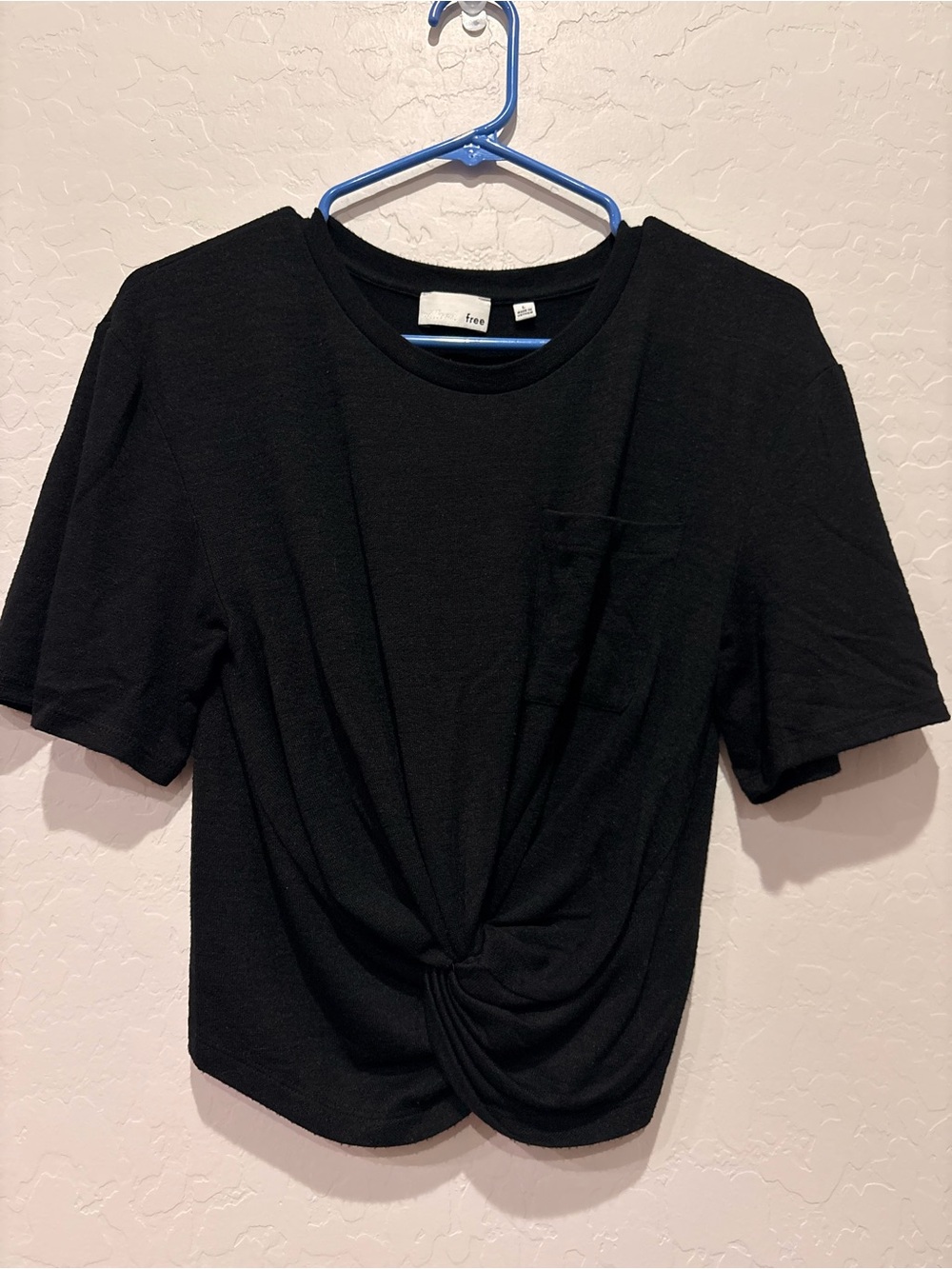 Wilfred Free Black Twist-Front Crop Tee